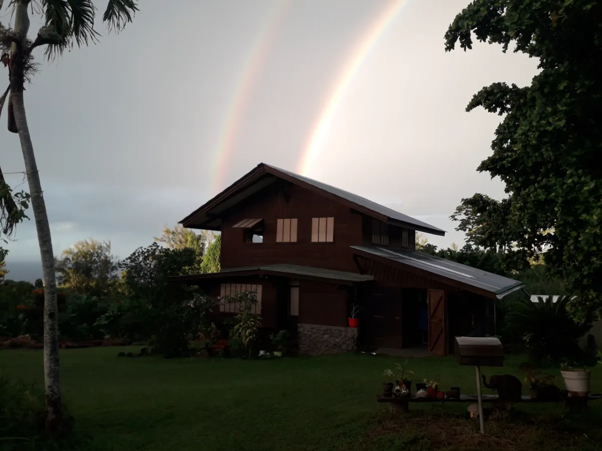 Garde de maison et animaux à Taravao, Tahiti